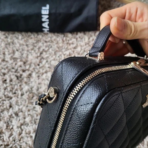 ❌️SOLD❌️22P chanel vanity case - Picture 10 of 13